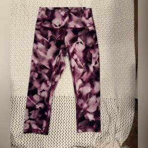 LULULEMON WOMENS 6 Purple Patterned Leggings
